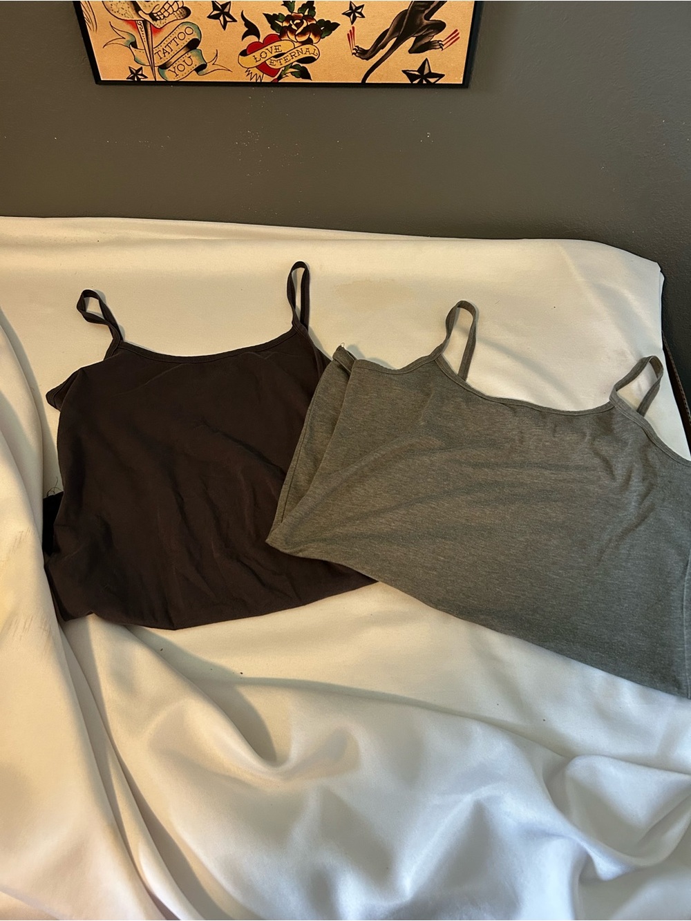 2 BKE Women's Tank Top Set in Black and Gray